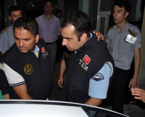 AKP “Gülən camaatı”nın önəmli isimlərini həbs etdi