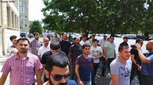 Sahibkarlar ayağa qalxdı: Gömrük Komitəsi önündə aksiya