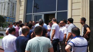 Sahibkarlar ayağa qalxdı: Gömrük Komitəsi önündə aksiya