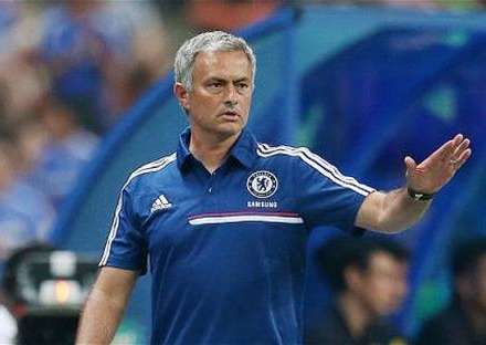 Mourinyo: "Çex "Çelsi"dən ayrılmayacaq"