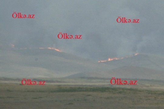 Qırıcılarımız erməni mövqelərini külə döndərdi - Foto