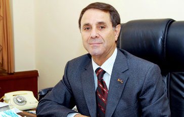 Novruz Məmmədov rusiyalı politoloqun cavabını verdi