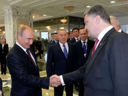 Putin və Poroşenko arasında telefon danışığı olub