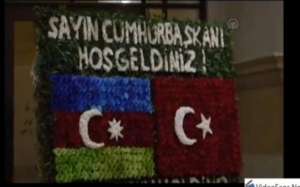 Ərdoğan üçün çələngli sürpriz - Video