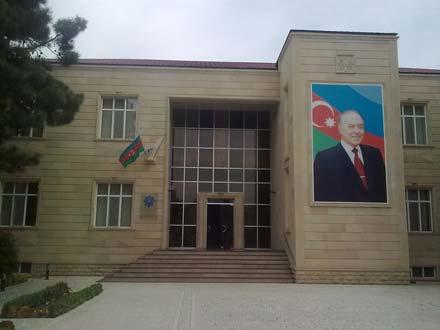 Sabunçu Rayon İcra Hakimiyyəti sahibkarın maşınlarını əlindən alıb