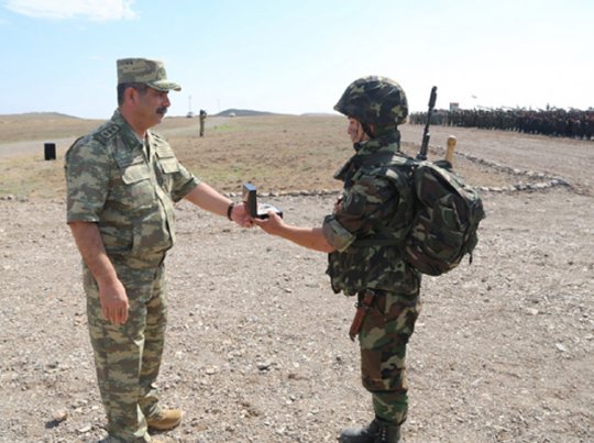 Azərbaycan Ordusunun irimiqyaslı təlimlərindən yeni görüntülər - Fotolar