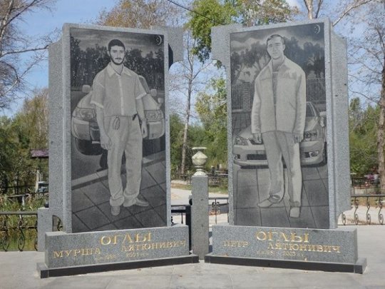 Dəbdəbəli “vor zakon” qəbirləri - FOTOLAR