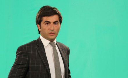 Zaur Baxşəliyevin başı dərddə: Nazirlik aparıcını qeyri-qanuni əməldə günahlandırır