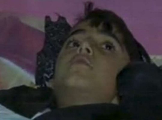 Bakıda müəllim 10 yaşlı şagirdi döydü - VİDEO