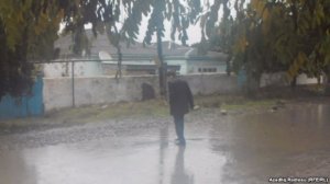 Siyəzəndə camaat yol, icra başçısı isə vaxt istəyir