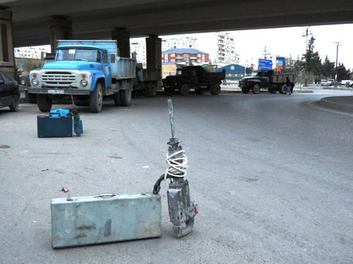 Qul bazarına toplaşanlar işsizlikdən və polisdən şikayətlənir - FOTOLAR