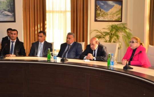 Qaradağda “Mənim üçrəngli bayrağım” mövzusunda dəyir masa keçirilib