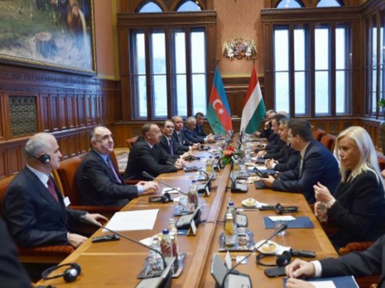 İlham Əliyev: "Azərbaycan Avropanın enerji xəritəsini tamamilə dəyişəcək" - (Müsahibə)