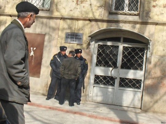 Deputatın qardaşı oğlu “smotryaşi”ni niyə güllələdi...