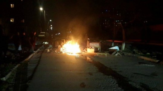 Xətaidə gecə "üsyan"ı, camaat yolu bağladı, alov qaladı - FOTOLAR
