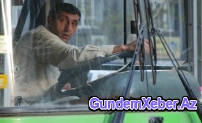 Bakıda avtobus sürücüsünü bıçaqladılar - Video