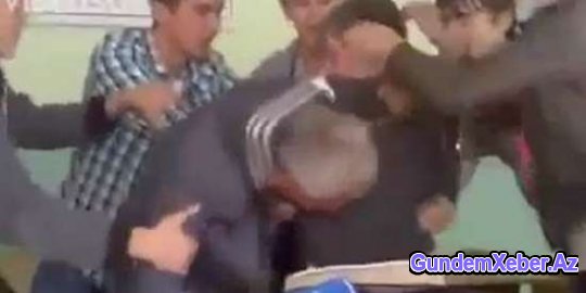 Yaşlı müəllimi döyən tərbiyəsiz şagirdin görüntüləri - Şok Video