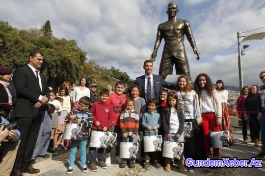 Ronaldonun şərəfinə heykəl qoyuldu- Fotolar