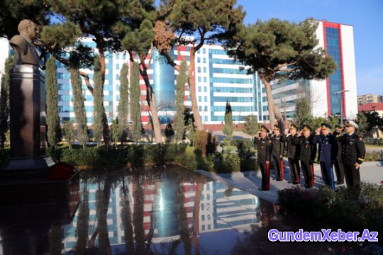Müdafiə naziri və nazirliyin rəhbər heyəti Silahlı Qüvvələrin Baş Klinik Hospitalında olublar