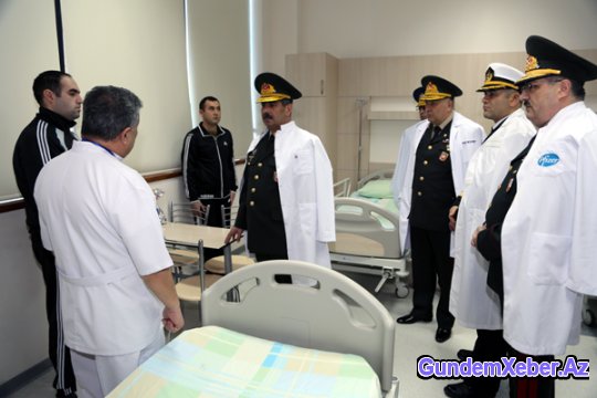 Müdafiə naziri və nazirliyin rəhbər heyəti Silahlı Qüvvələrin Baş Klinik Hospitalında olublar
