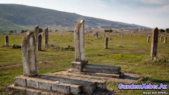 Ermənilərin Ağdamdakı cinayətlərini sənədləşdirən fotoqraf Azərbaycanın qara siyahısında