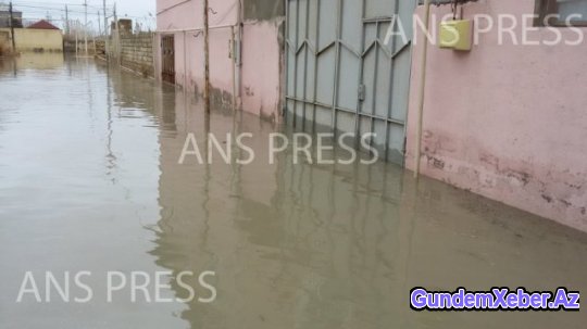 Bakı məhəlləsi su altında (FOTO)