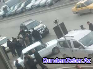 Bakıda nəqliyyat müfəttişləri taksi sürücüsünü maşınla vurdular - FOTOLAR