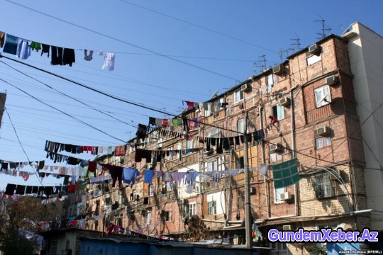 Yataqxanada məcburi köçkünlər qaranlığa qərq oldu