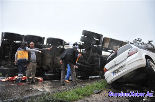  Türkiyədə ağır qəza: 13 ölü, 9 yaralı (FOTOLAR)