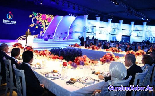 İlham Əliyevlə xanımı prezidentlərlə ziyafətdə - FOTOLAR
