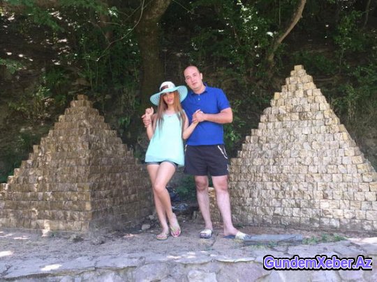 Boşanan azərbaycanlı müğənni məmur oğluna ərə gedir – FOTO