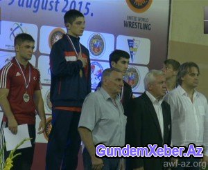 Sərbəst güləşçilərimiz ilk gün 1 qızıl, 3 bürünc qazandılar (FOTO)