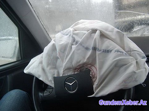 3 maşının toqquşması ilə nəticələnmiş yol qəzası baş verib