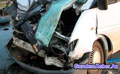 Şəmkirdə "Ford" "Mersedes"lə toqquşdu: 4 yaralı