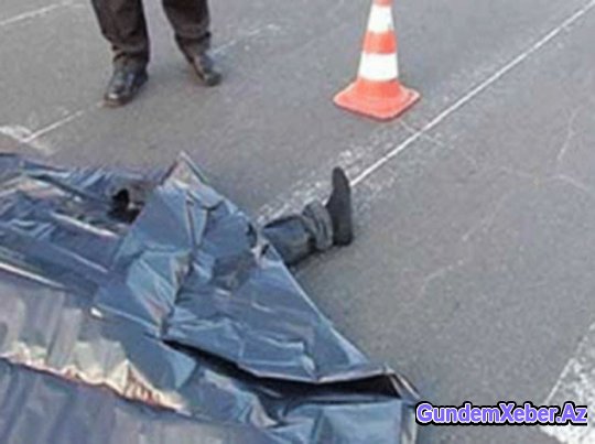 Sumqayıtda yolun kənarında dayanan 4 piyadanı maşın vurub, onlardan 3-ü ölüb