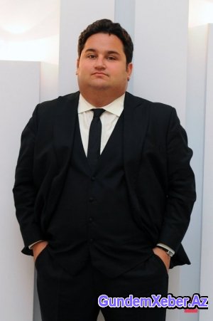 Əməkdar artist Murad Dadaşov onun adından göndərilən mesajlarla bağlı ictimaiyyətə müraciət edib
