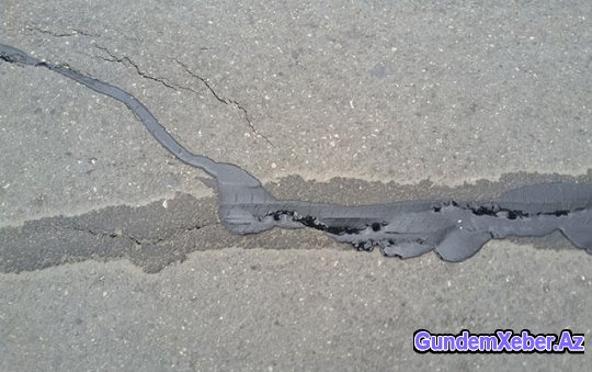 Sumqayıt yolu ikiyə bölündü - FOTO