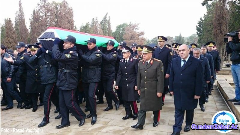 Ramil Usubov polislərin dəfn mərasimində - FOTOLAR + VİDEO