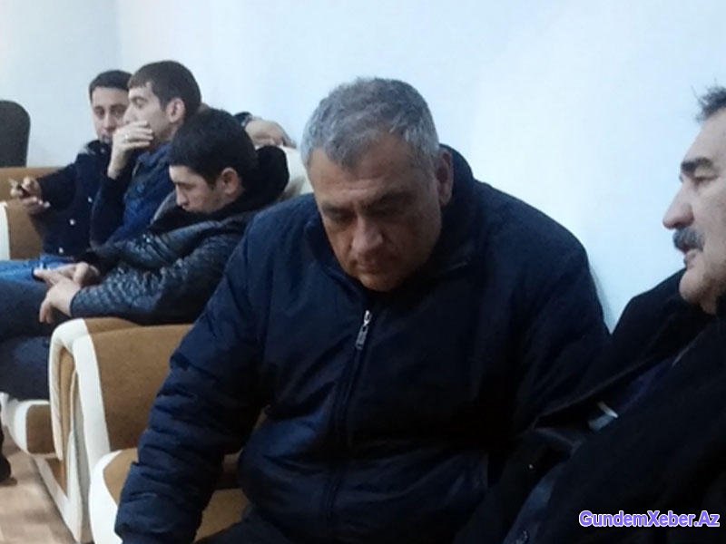 Neft yatağındakı qəzada itkin düşənlərin yaxınları operativ qərargaha toplaşıblar