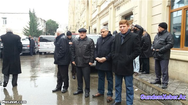 Elton Quliyev torpağa tapşırldı - fotolar