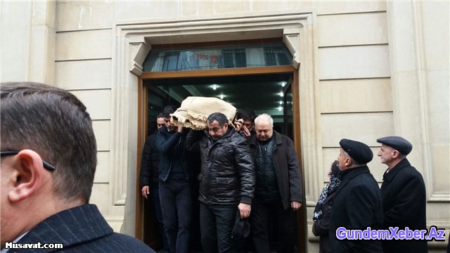 Elton Quliyev torpağa tapşırldı - fotolar