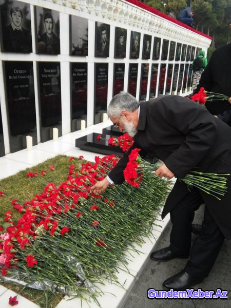 KXCP 20 yanvar şəhidlərini ziyarət etdi