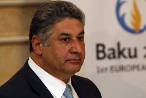 Azad Rəhimov prorektoru vəzifədən azad etdi
