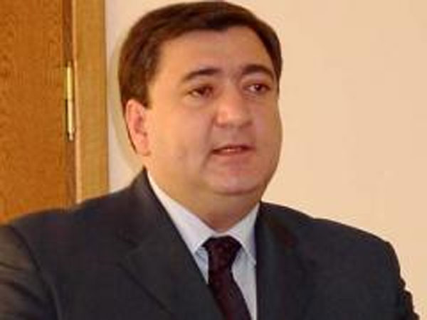 Fazil Məmmədov prezidetin tənqidindən nəticə çıxarmadı