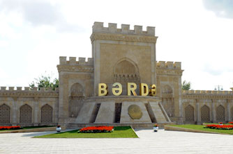Bərdəli sahibkar nəyi tələb edir?