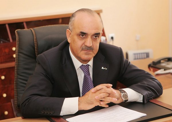 MÜSLÜMOVUN KADRLARININ ƏMƏLLƏRİNİ KİMLƏR ÖRT-BASDIR EDİR?