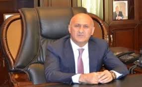 İcra başçısı iş adamından kreslo tələb etdi: “Yenisini al, bu mənə düşmədi…”