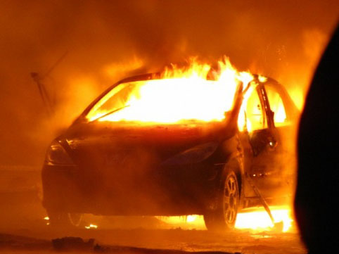 Bakıda "Hyundai" yandı
