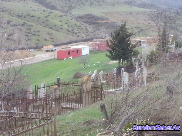Ağstafanın Köhnəqışlaq kənd qəbirsanlığında məktəb
