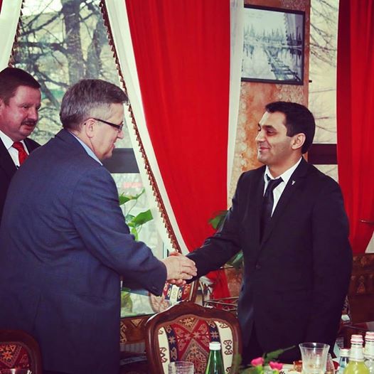 Sabiq prezident azərbaycanlı jurnalistin restoranında - FOTO
